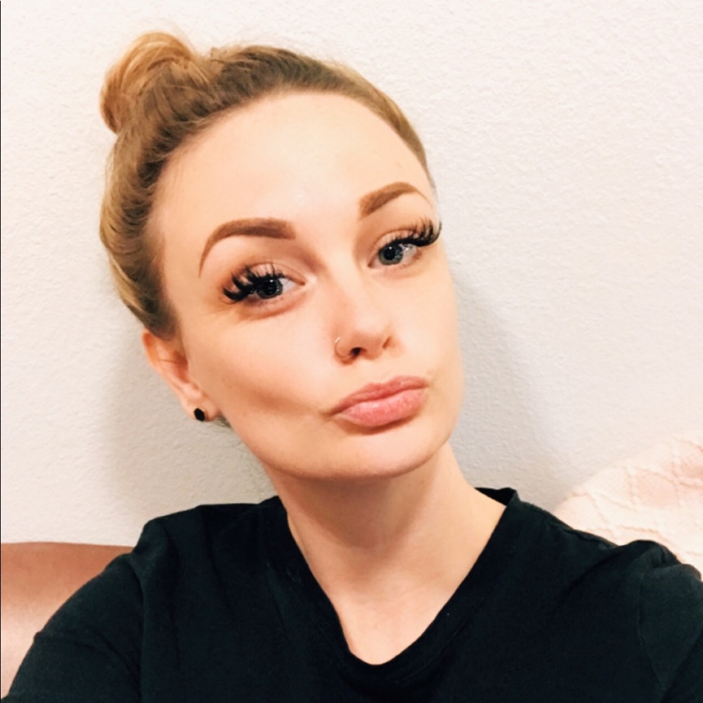 Meet your Posher, Kendra